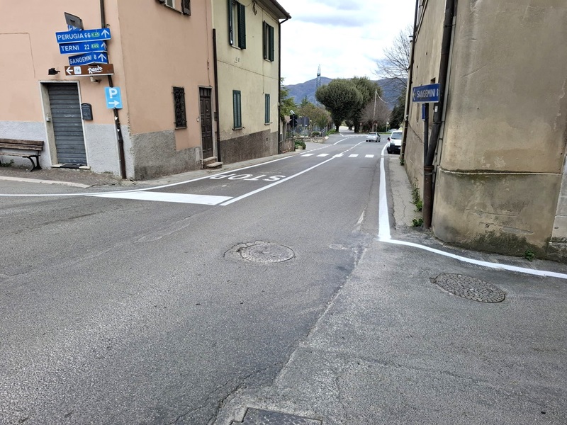 immagine notizia (ptn) Montecastrilli, il Comune investe sulla segnaletica stradale, Aquilini: “priorità è migliorare la sicurezza per pedoni e automobilisti”